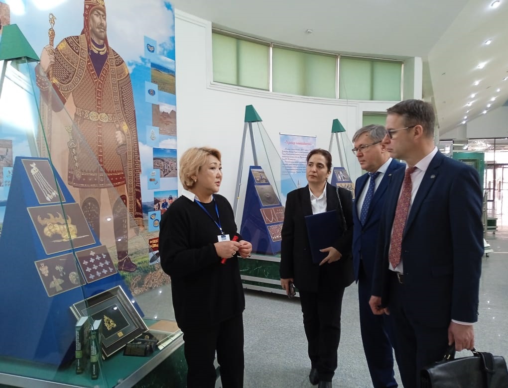 17 ноября 2023 г. КазНУ имени аль-Фараби посетил чрезвычайный и полномочный посол Литовской Республики в Казахстане